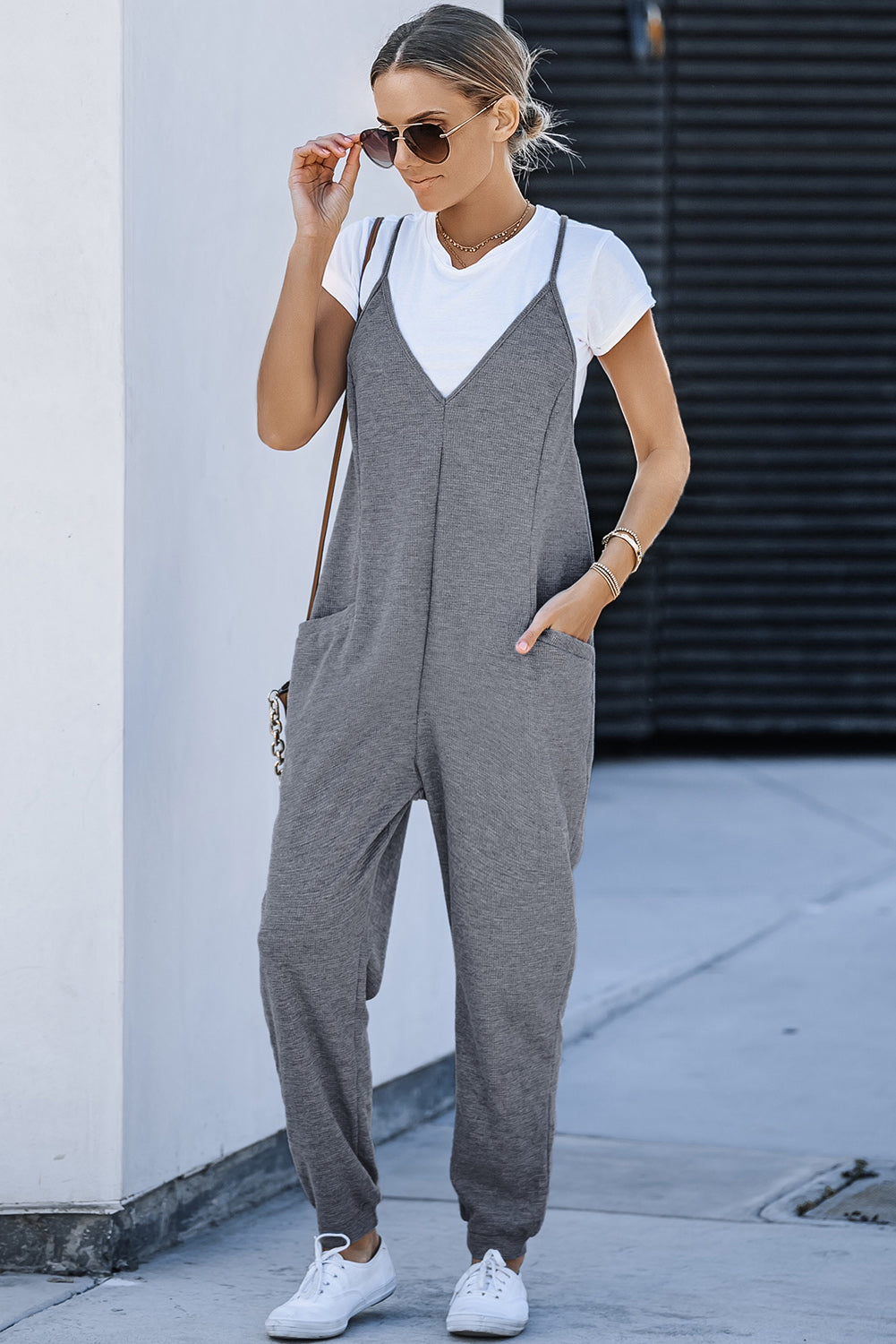 Black Textured Sleeveless V-Neck Pocketed Casual Jumpsuit